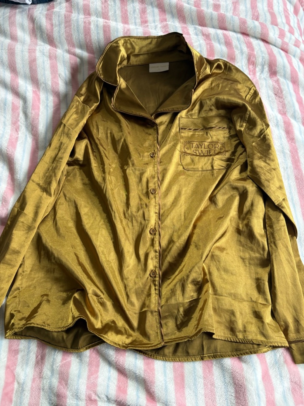 Authentic Taylor Swift Fearless Gold Satin Pajama Set - Picture 2 of 6